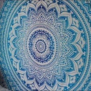 Meet your Posher, Leora